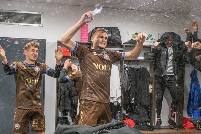 強首回合焦 強首回合焦